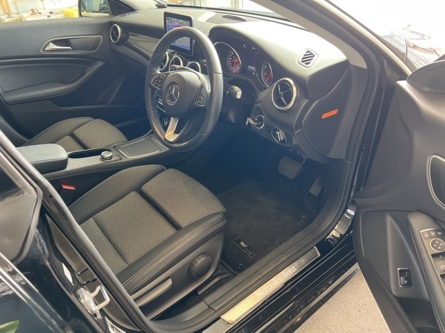 MERCEDES BENZ CLA CLASS 2018