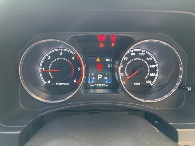 MITSUBISHI DELICA D5 2014