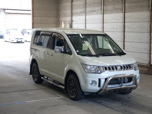 MITSUBISHI DELICA D5 2014