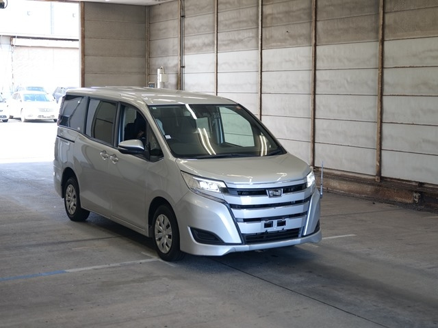 TOYOTA NOAH 2021