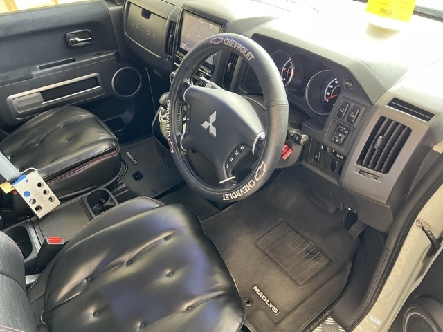 MITSUBISHI DELICA D5 2014