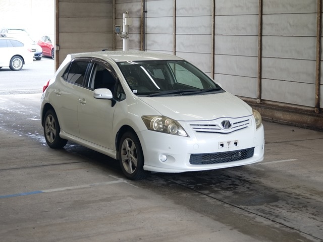 TOYOTA AURIS 2010