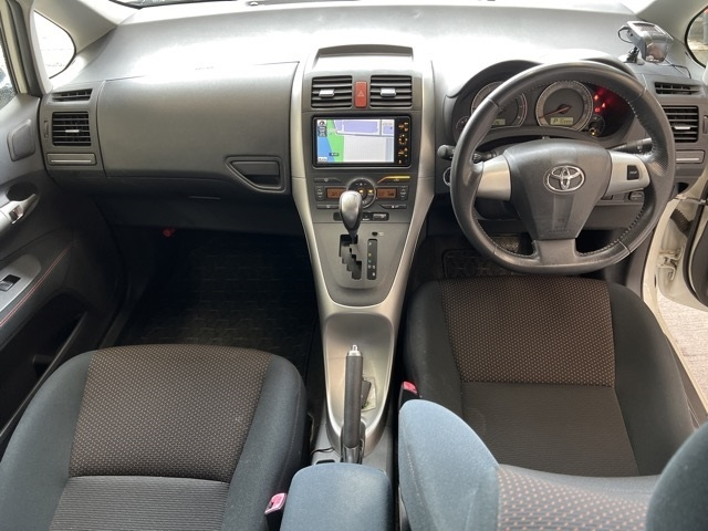 TOYOTA AURIS 2010
