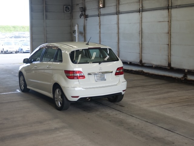 MERCEDES BENZ B CLASS 2009