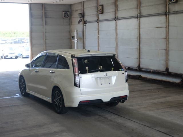 HONDA STREAM 2010