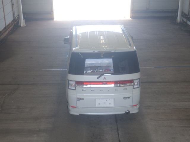 MITSUBISHI DELICA D5 2010