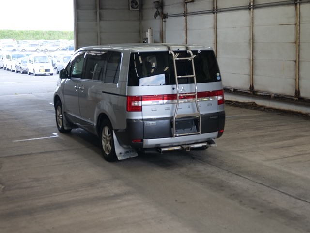 MITSUBISHI DELICA D5 2009