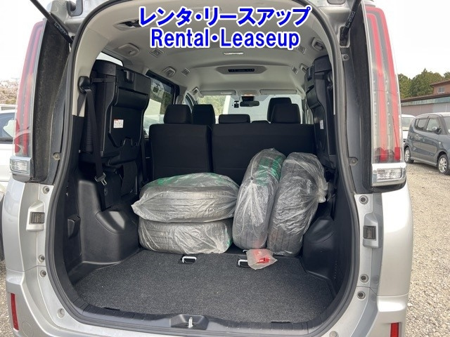 TOYOTA NOAH 2019