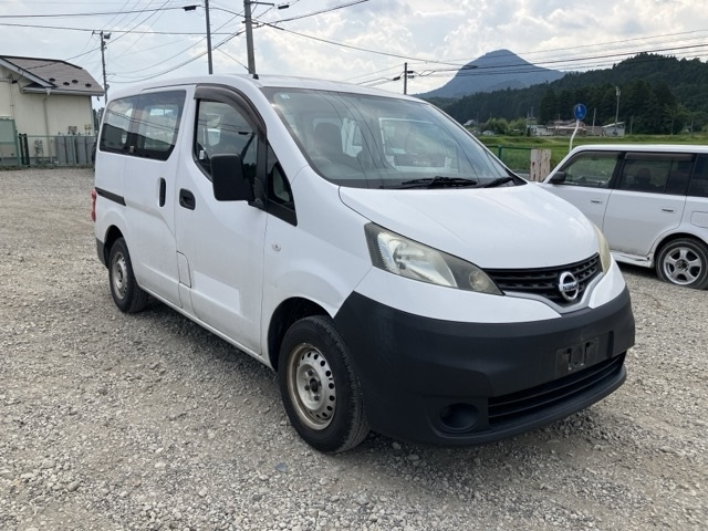 NISSAN NV200 2013