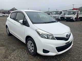TOYOTA VITZ 2014