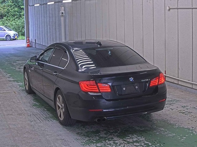 BMW 5 SERIES 2012