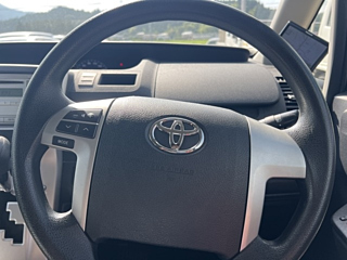 TOYOTA NOAH 2010