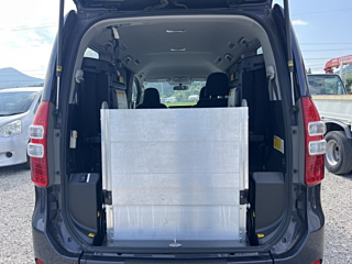 TOYOTA NOAH 2010