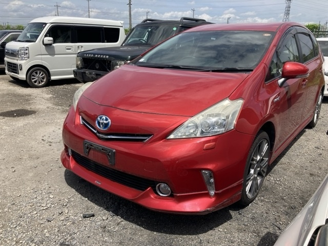 TOYOTA PRIUS ALPHA 2013