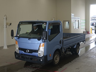 NISSAN TRUCK 2011