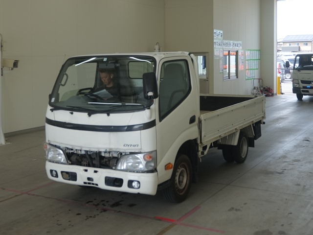 TOYOTA DYNA 2016