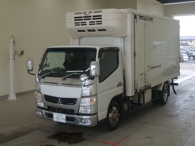 MITSUBISHI CANTER 2016