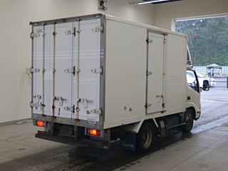 TOYOTA DYNA 2015