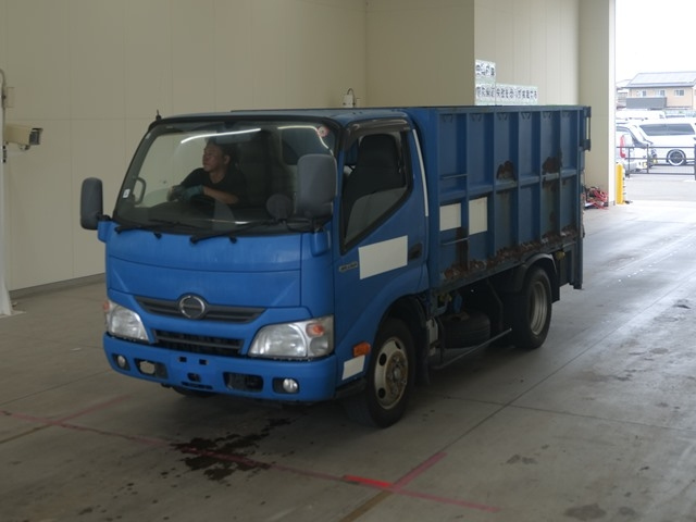 HINO DUTRO 2014
