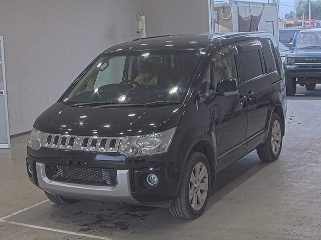 MITSUBISHI DELICA D5 2018