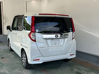 TOYOTA ROOMY 2017