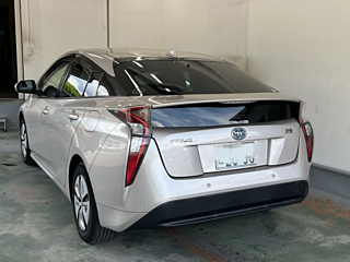 TOYOTA PRIUS 2016