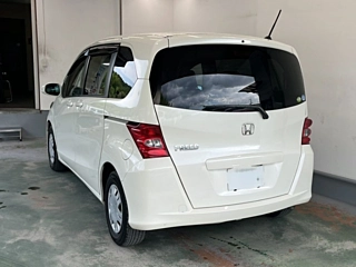 HONDA FREED 2011