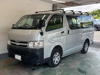TOYOTA HIACE VAN 2010