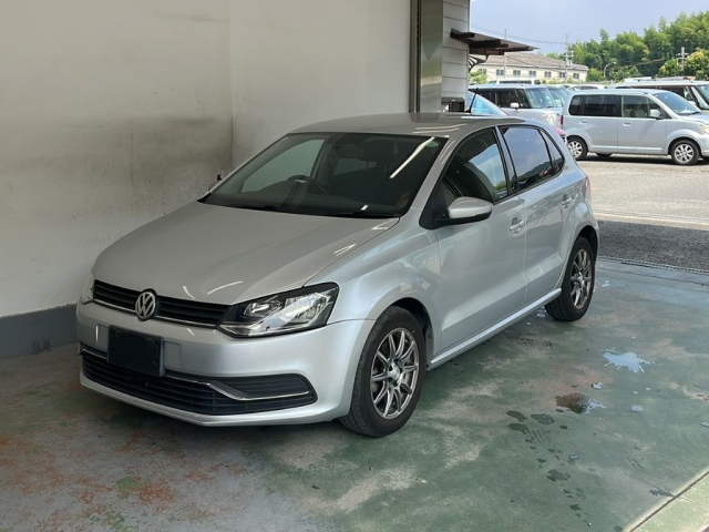 VOLKSWAGEN POLO 2015