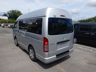 TOYOTA HIACE VAN 2013