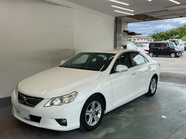 TOYOTA MARK X 2011