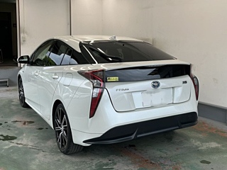 TOYOTA PRIUS 2016