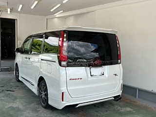 TOYOTA ESQUIRE 2015