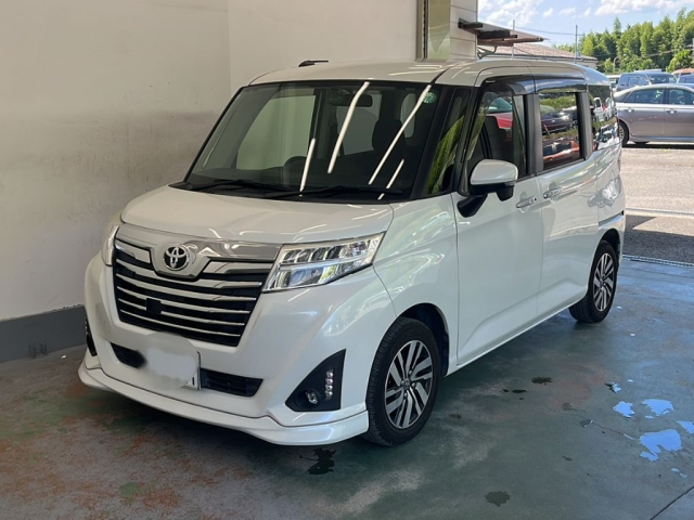 TOYOTA ROOMY 2017