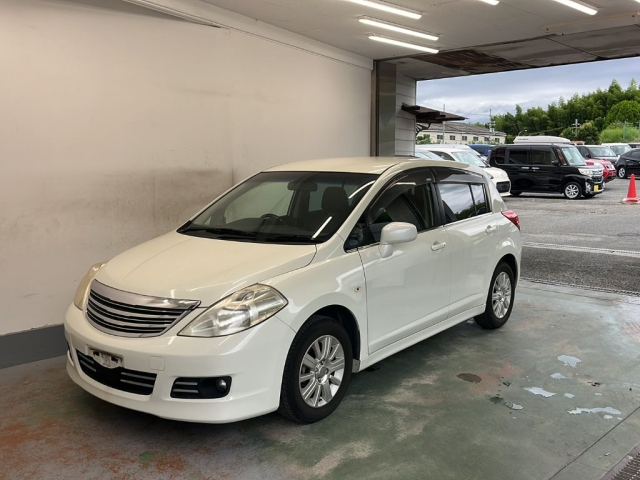 NISSAN TIIDA 2010