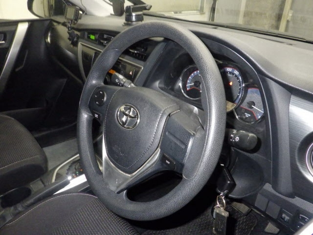TOYOTA AURIS 2012