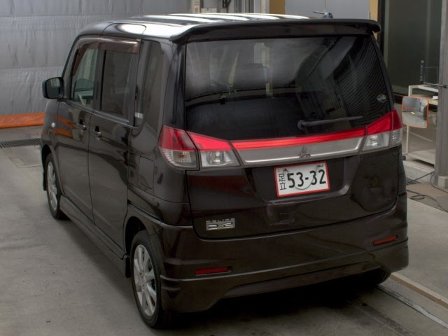 MITSUBISHI DELICA D2 2012