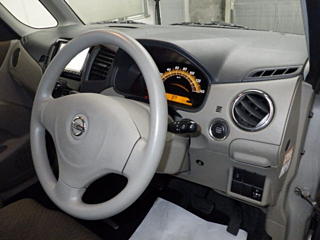 NISSAN ROOX 2011