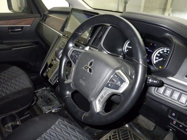 MITSUBISHI DELICA D5 2021