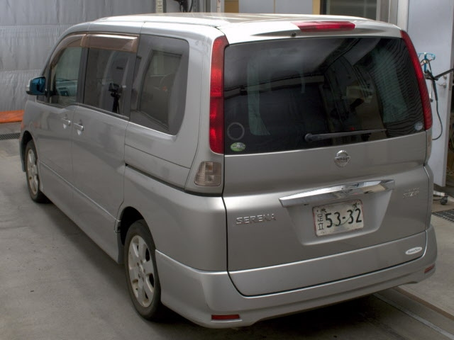 NISSAN SERENA 2010
