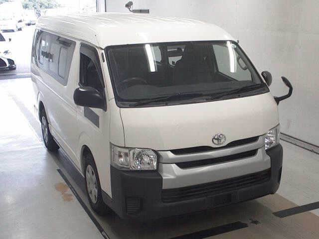 TOYOTA HIACE 2016