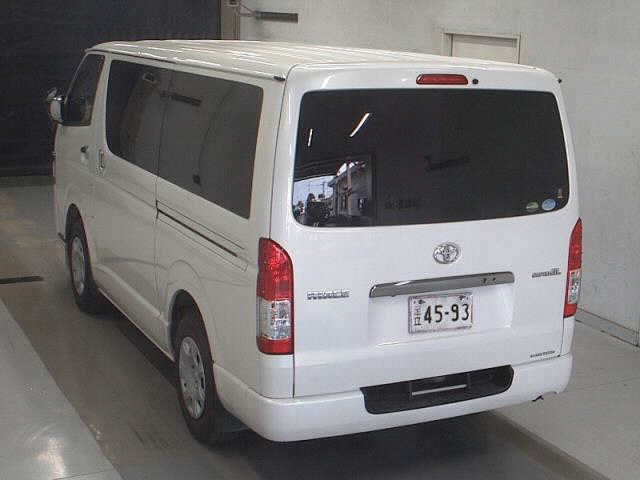 TOYOTA HIACE VAN 2020