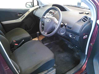 TOYOTA VITZ 2010
