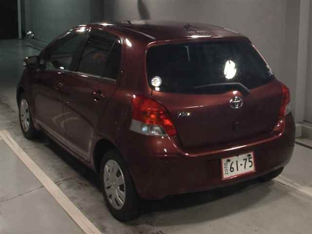 TOYOTA VITZ 2010