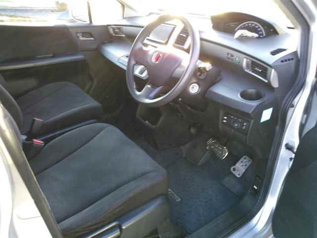 HONDA FREED 2011