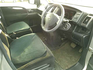 NISSAN SERENA 2010