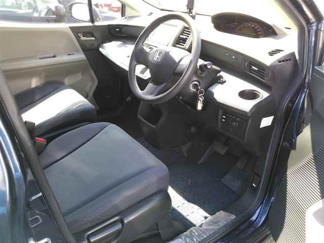 HONDA FREED 2010