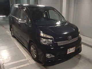 TOYOTA VOXY 2011