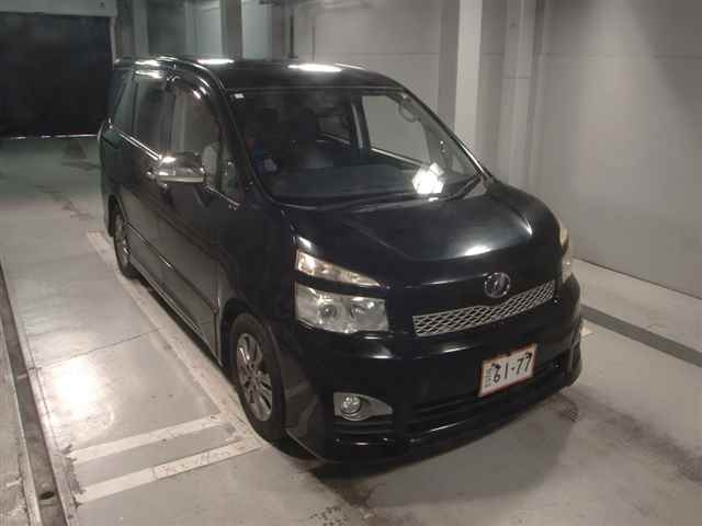 TOYOTA VOXY 2012