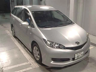 TOYOTA WISH 2011